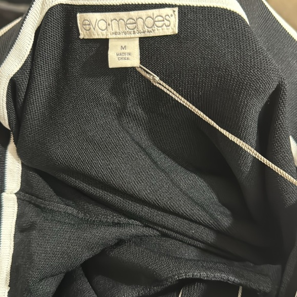 Women’s Eva Mendes Skirt size Medium color black and white.             Bx15 - Picture 4 of 5